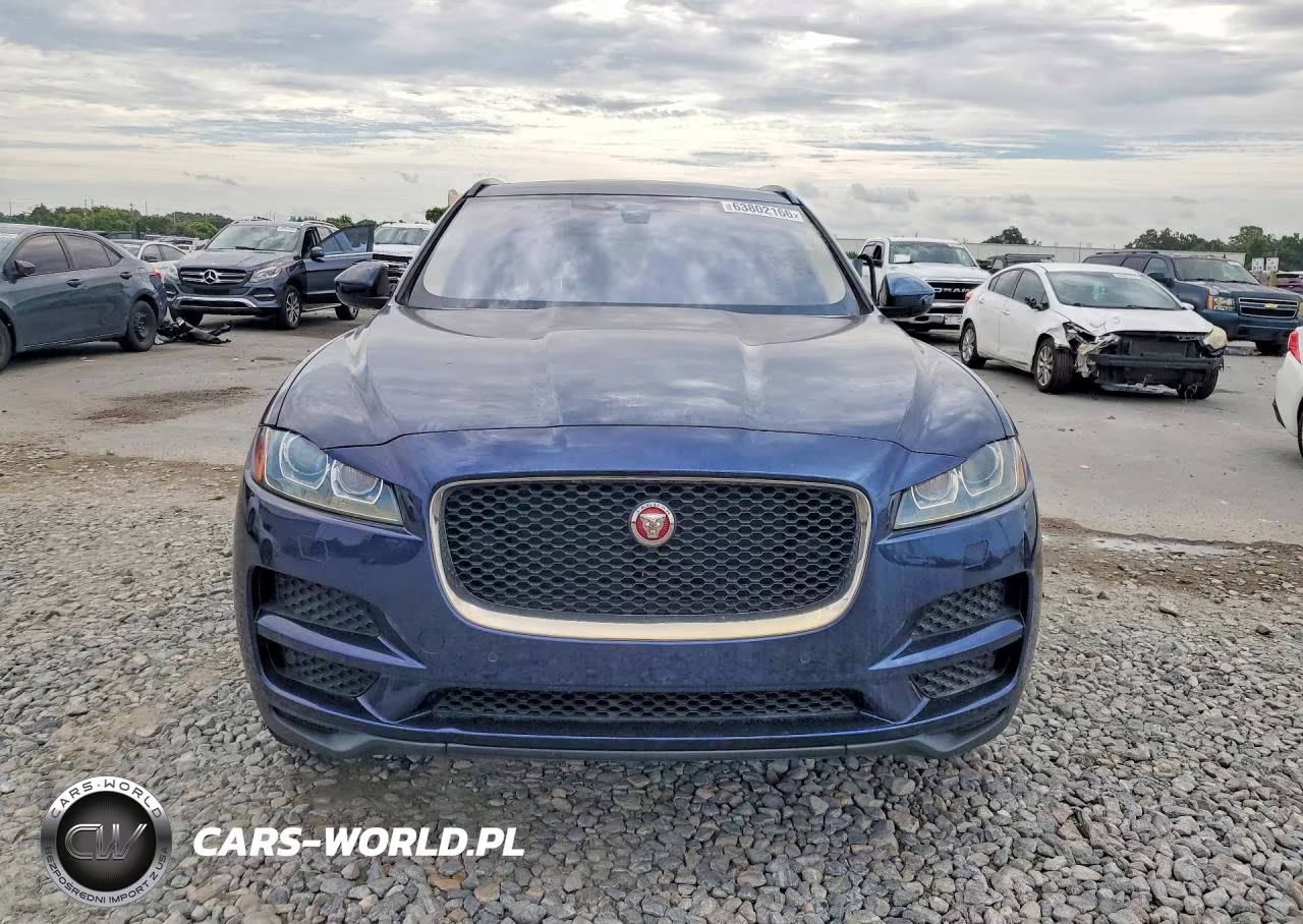 2018 Jaguar F-Pace Premium VIN:SADCJ2FN1JA263395 - 5