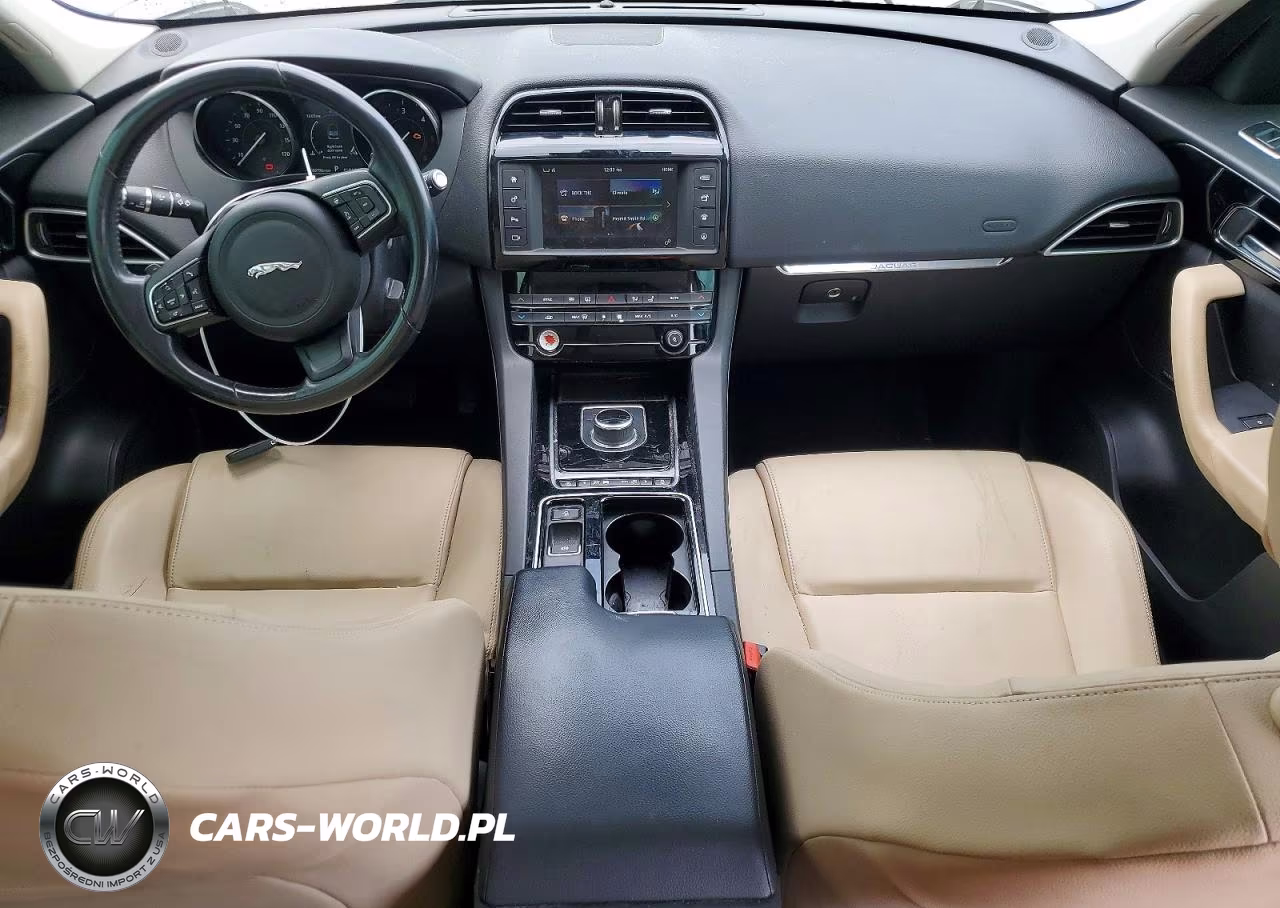 2018 Jaguar F-Pace Premium VIN:SADCJ2FN1JA263395 - 8