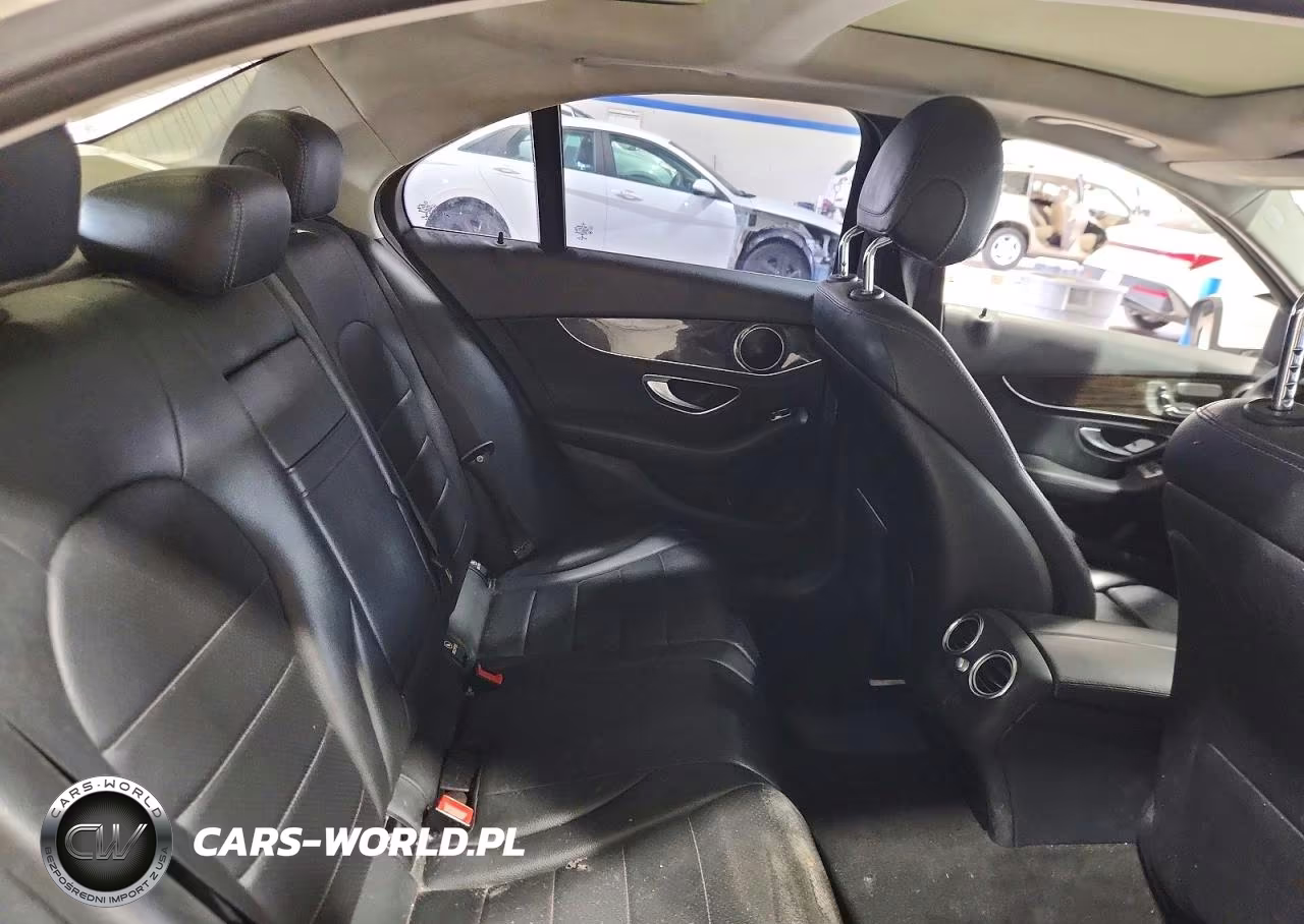 2016 Mercedes-Benz C 300 4Matic VIN:55SWF4KB3GU127074 - 10