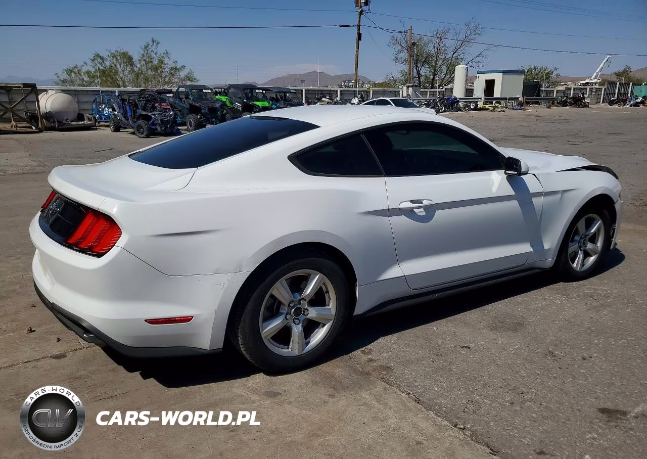 2018 Ford Mustang VIN:1FA6P8TH4J5163623 - 3
