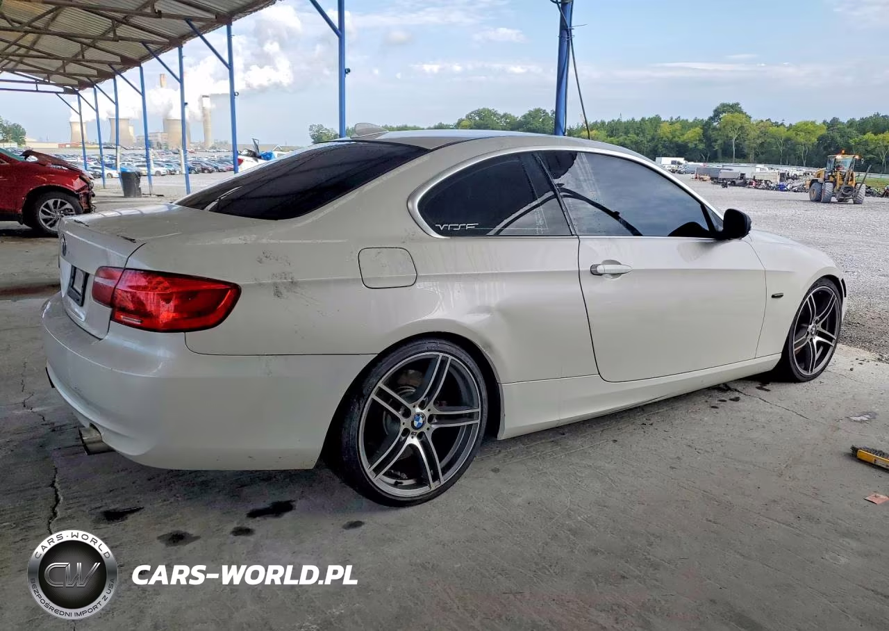 2011 BMW 335 Xi VIN:WBAKF9C52BE620550 - 3