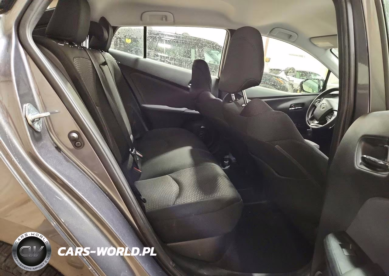 2019 Toyota Prius Le VIN:JTDKARFU3K3075085 - 10