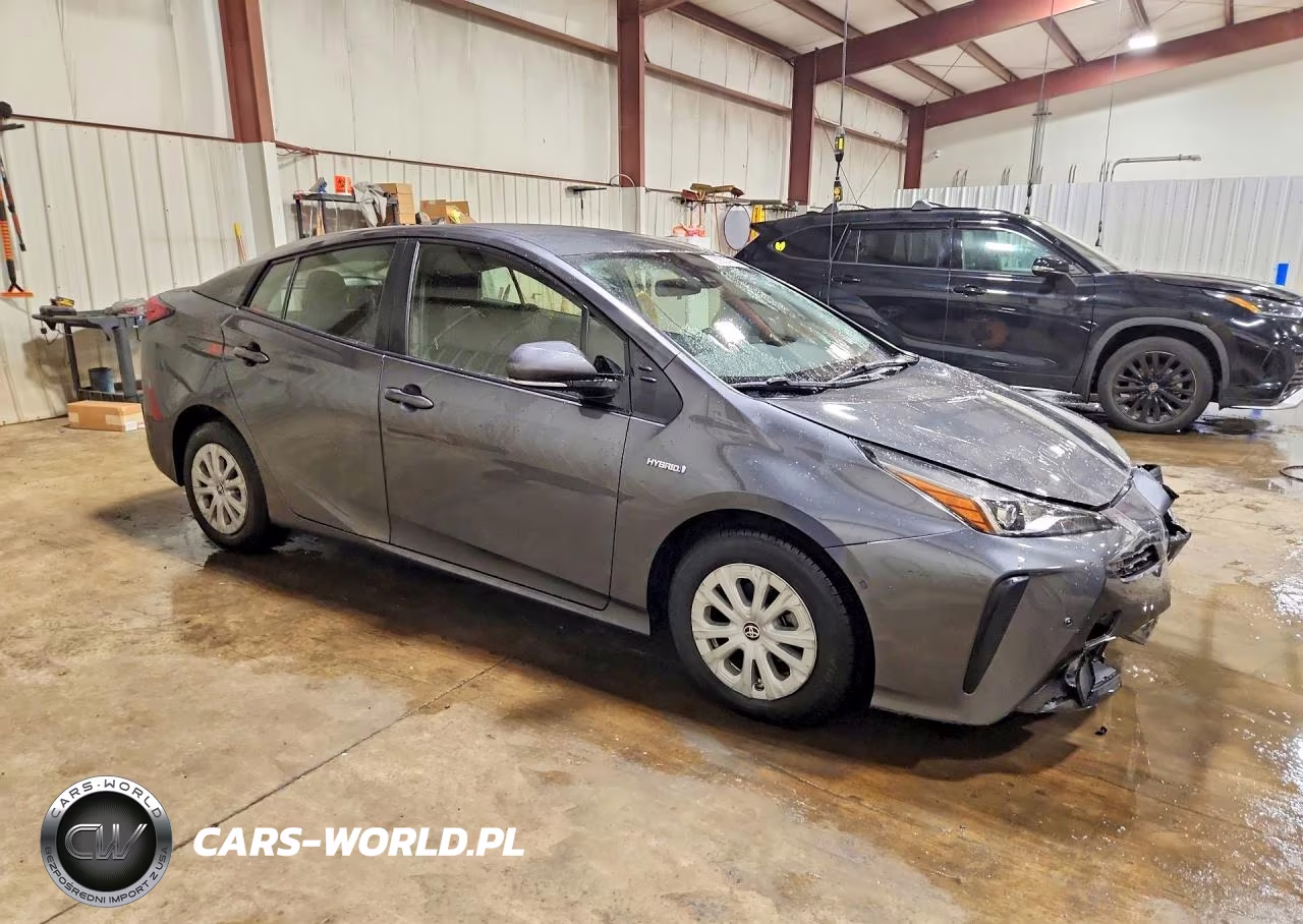 2019 Toyota Prius Le VIN:JTDKARFU3K3075085 - 4