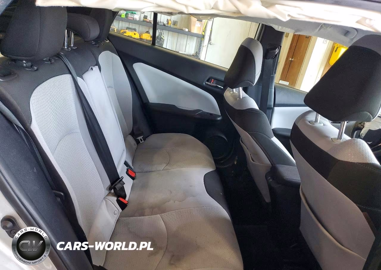 2020 Toyota Prius Le VIN:JTDKARFU0L3118380 - 10