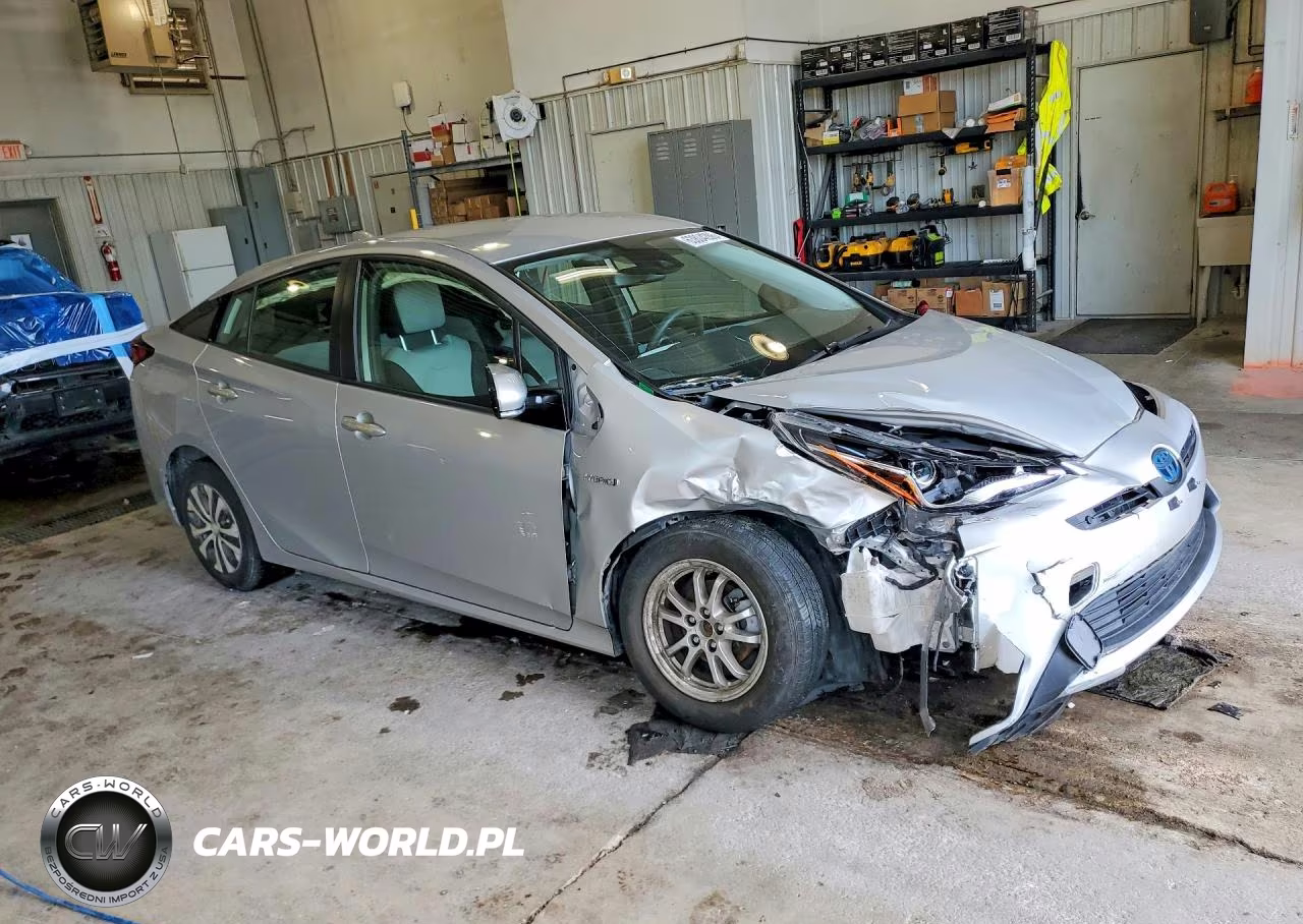 2020 Toyota Prius Le VIN:JTDKARFU0L3118380 - 4