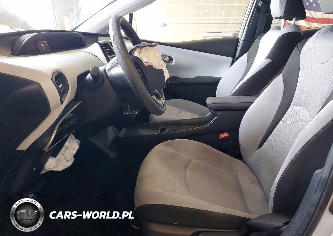 2020 Toyota Prius Le VIN:JTDKARFU0L3118380 - 7