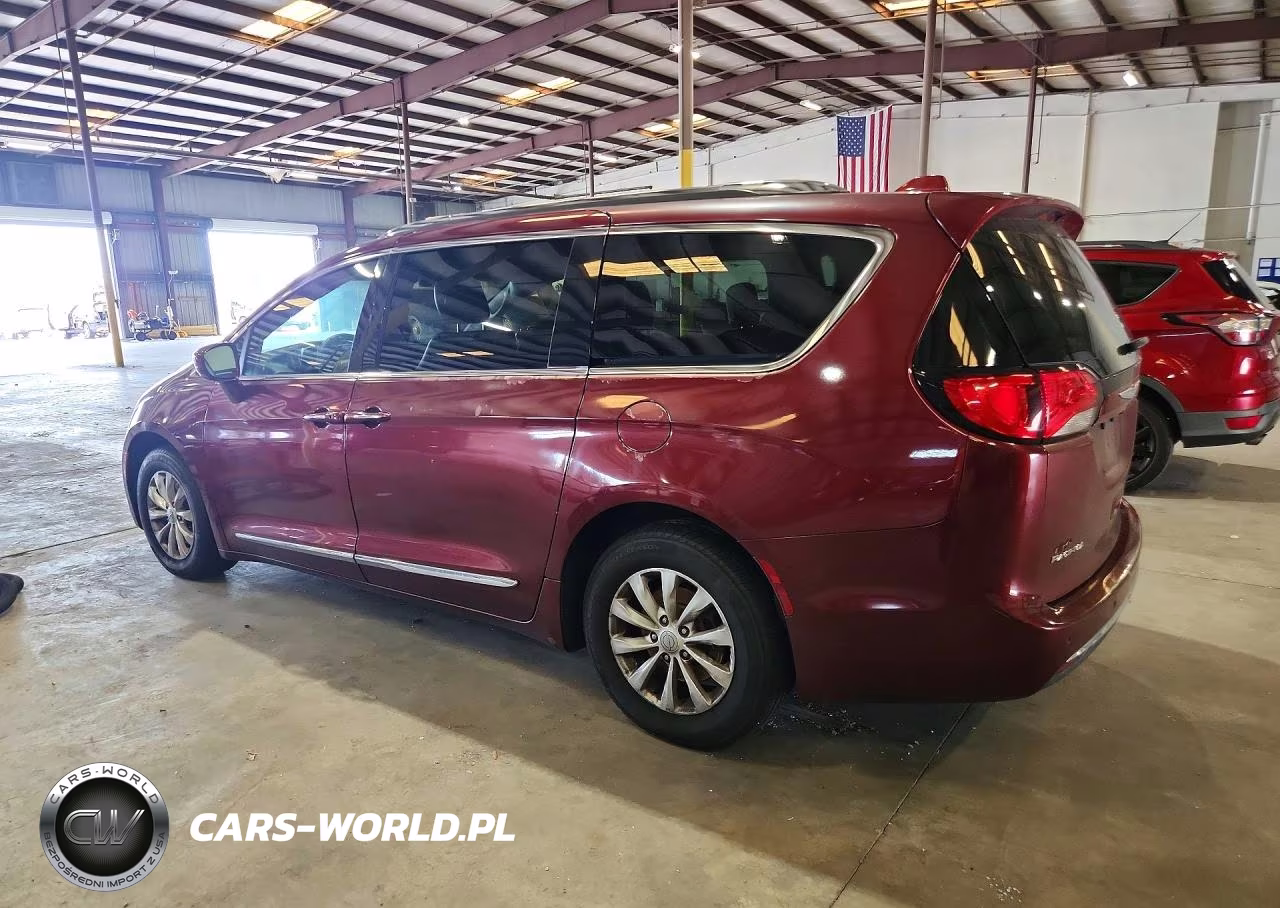 2018 Chrysler Pacifica Touring L VIN:2C4RC1BG5JR120155 - 2