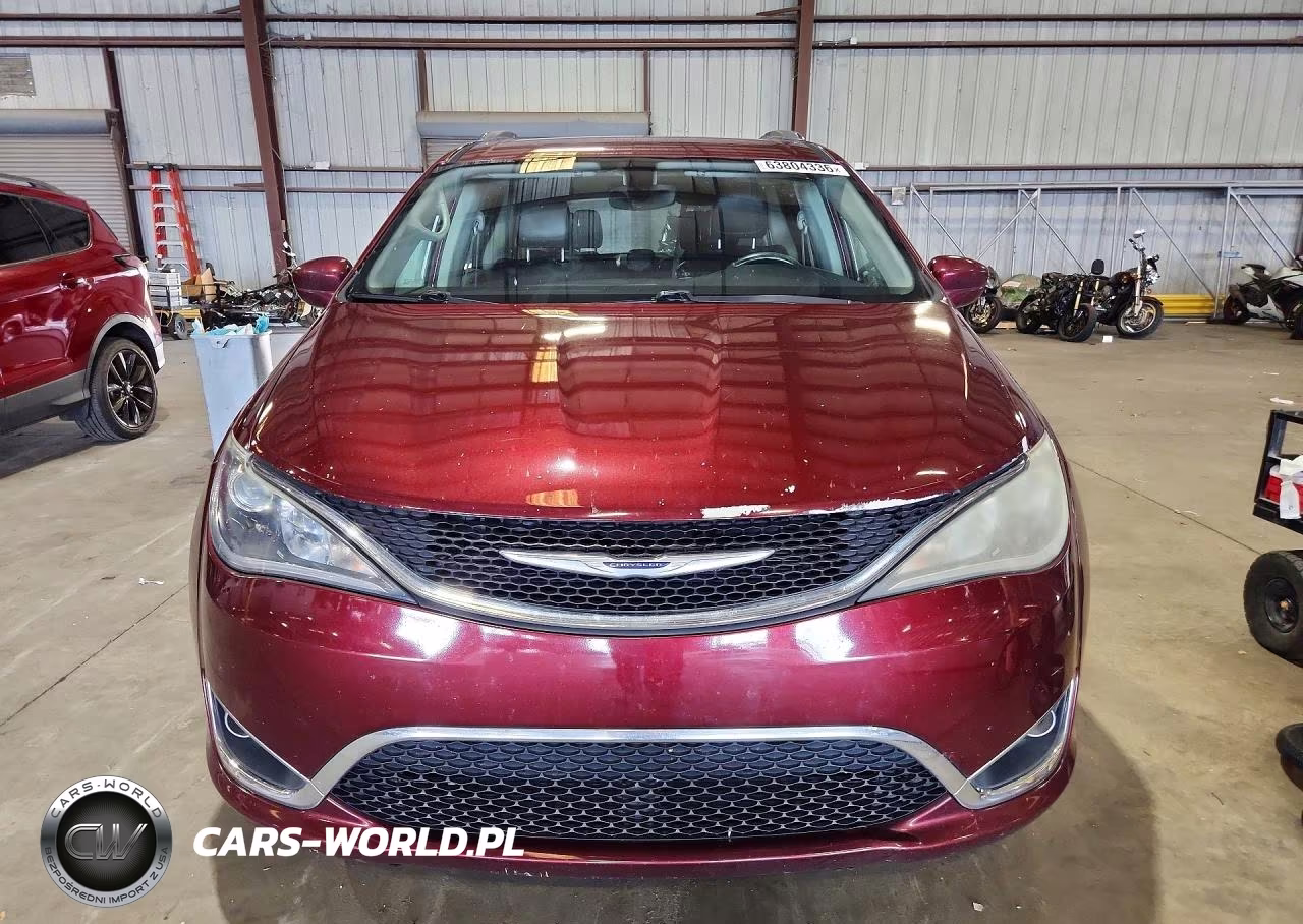 2018 Chrysler Pacifica Touring L VIN:2C4RC1BG5JR120155 - 5