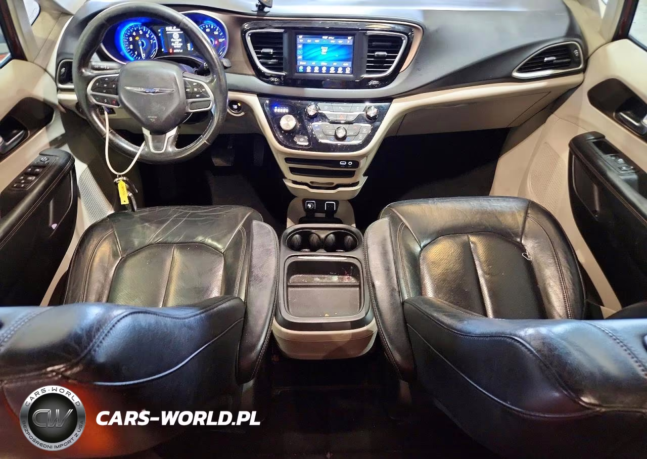 2018 Chrysler Pacifica Touring L VIN:2C4RC1BG5JR120155 - 8