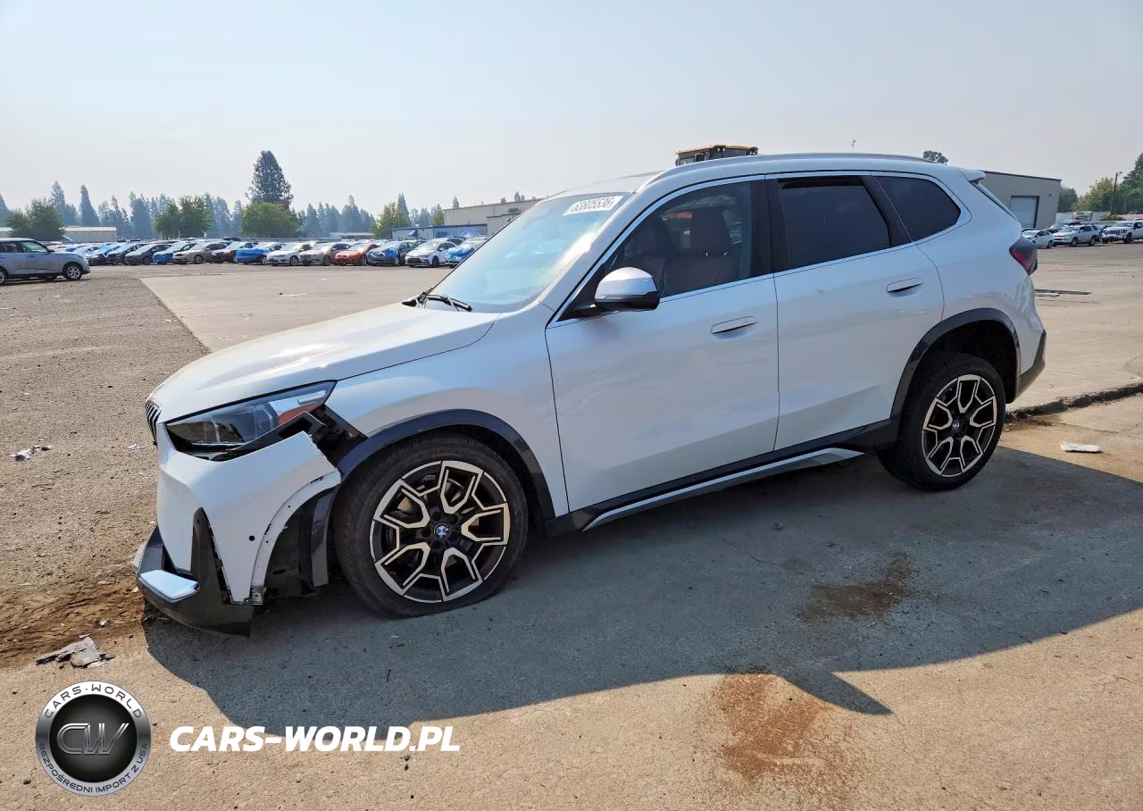 2023 BMW X1 xDrive28I – zdjęcie 1 z 12