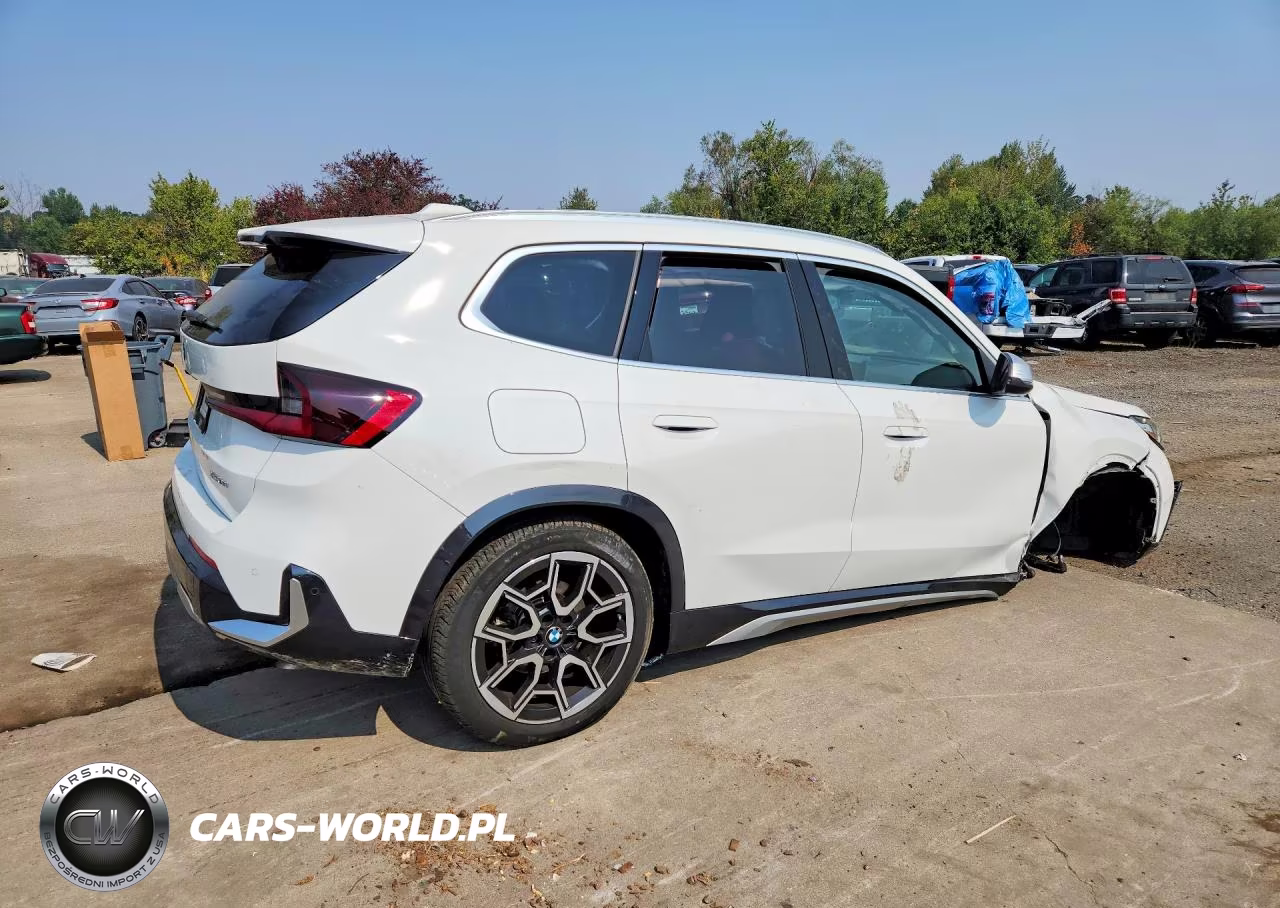 2023 BMW X1 xDrive28I VIN:WBX73EF04P5X48065 - 3