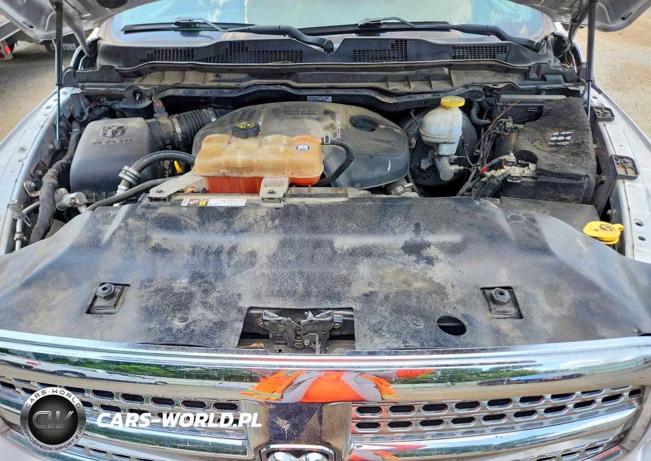 2018 Ram 1500 Laramie VIN:1C6RR7VM3JS258379 - 11