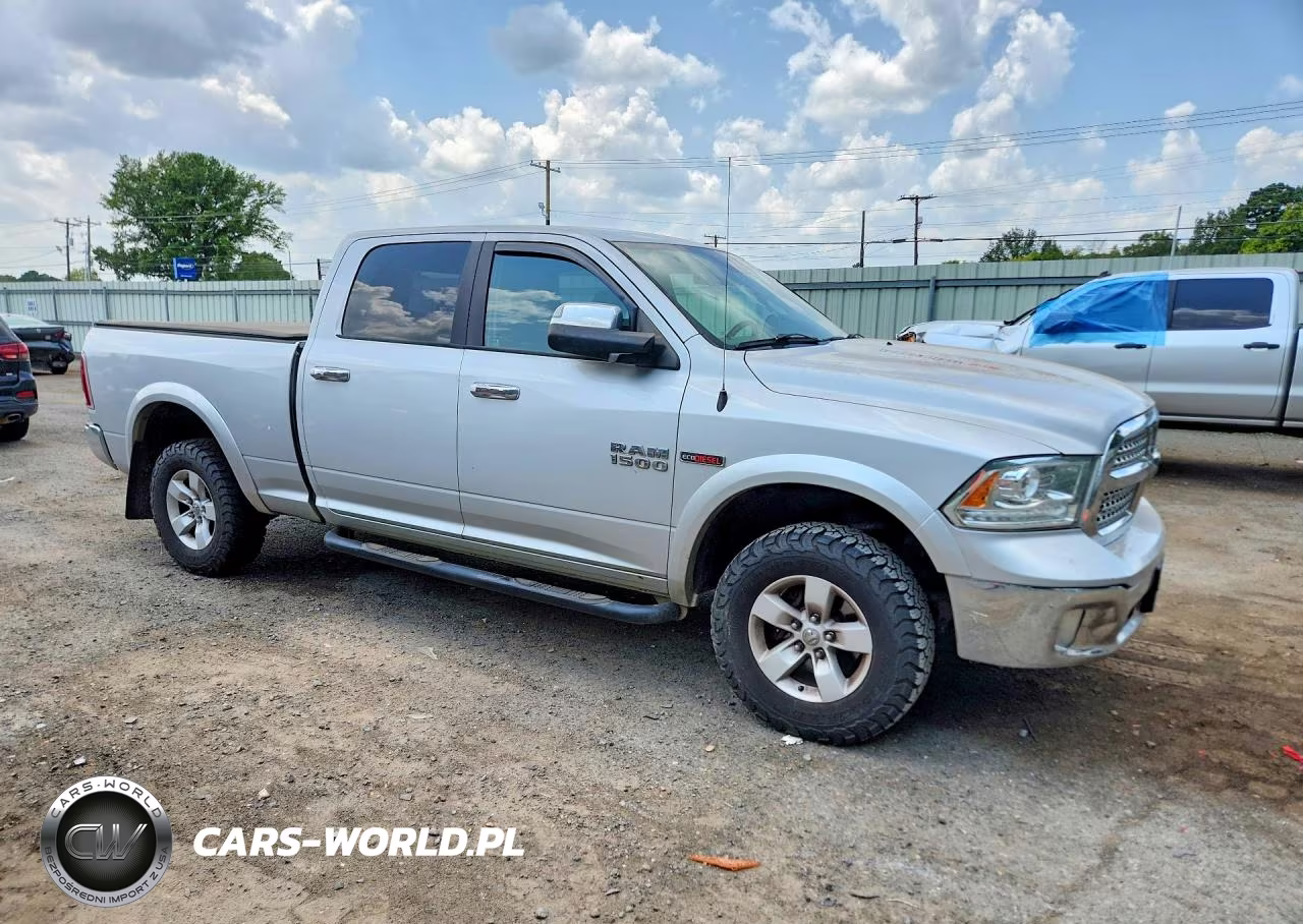 2018 Ram 1500 Laramie VIN:1C6RR7VM3JS258379 - 4