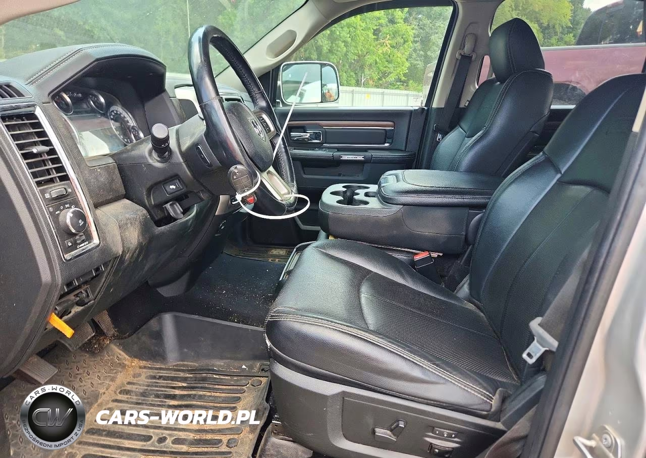 2018 Ram 1500 Laramie VIN:1C6RR7VM3JS258379 - 7