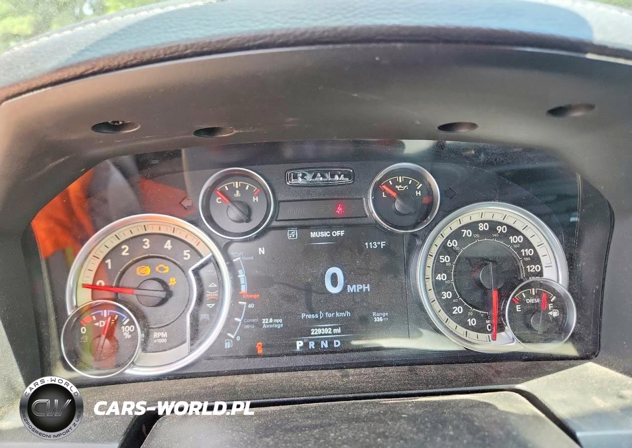 2018 Ram 1500 Laramie VIN:1C6RR7VM3JS258379 - 9