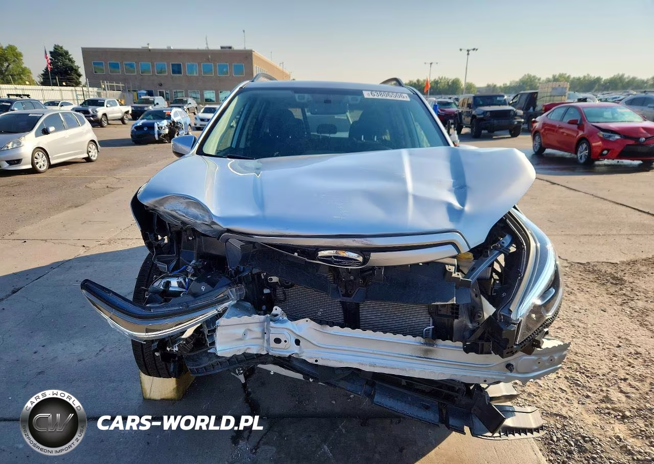 2019 Subaru Forester Premium VIN:JF2SKAGC5KH411621 - 5