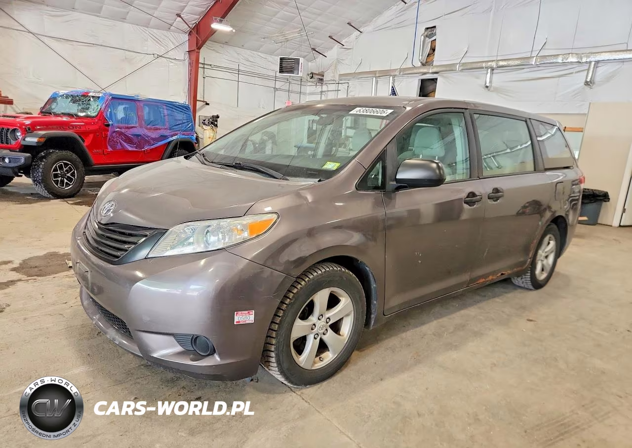 2012 Toyota Sienna Base 7-Passenger – zdjęcie 1 z 13