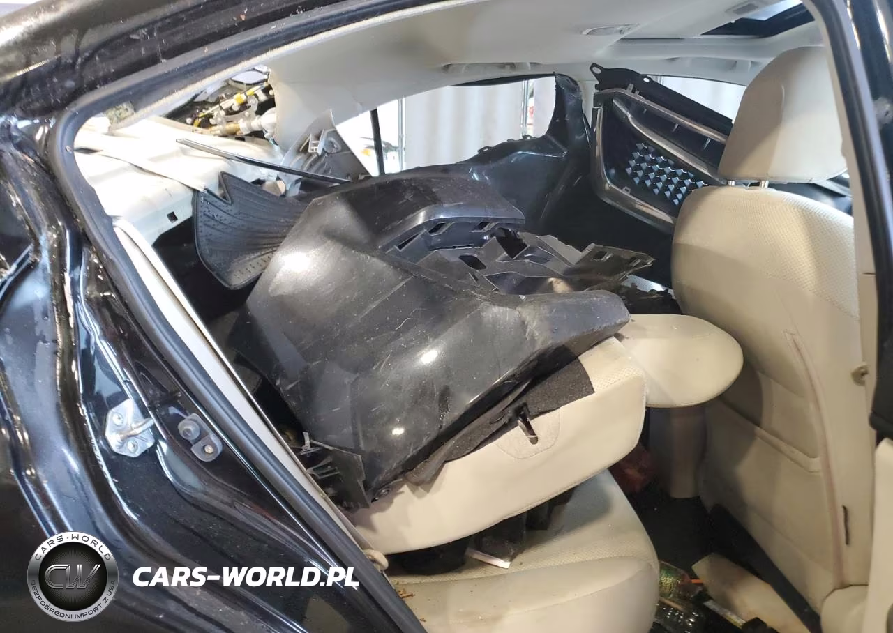 2016 Subaru Impreza Premium Plus VIN:JF1GJAF63GH010455 - 10