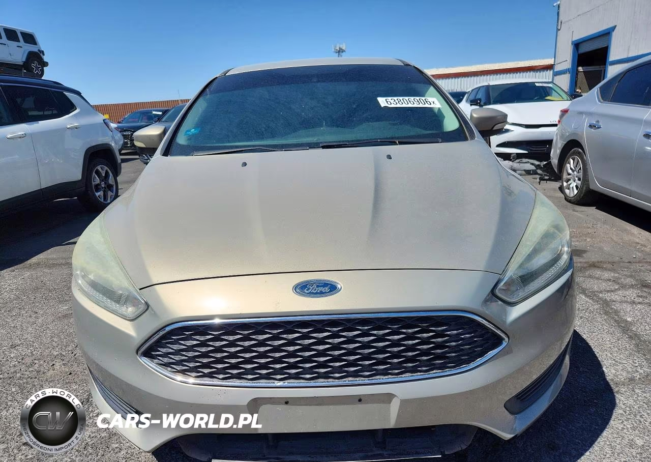 2015 Ford Focus Se VIN:1FADP3F28FL204520 - 5