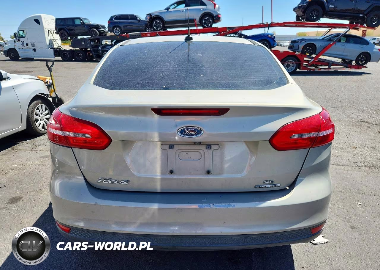 2015 Ford Focus Se VIN:1FADP3F28FL204520 - 6