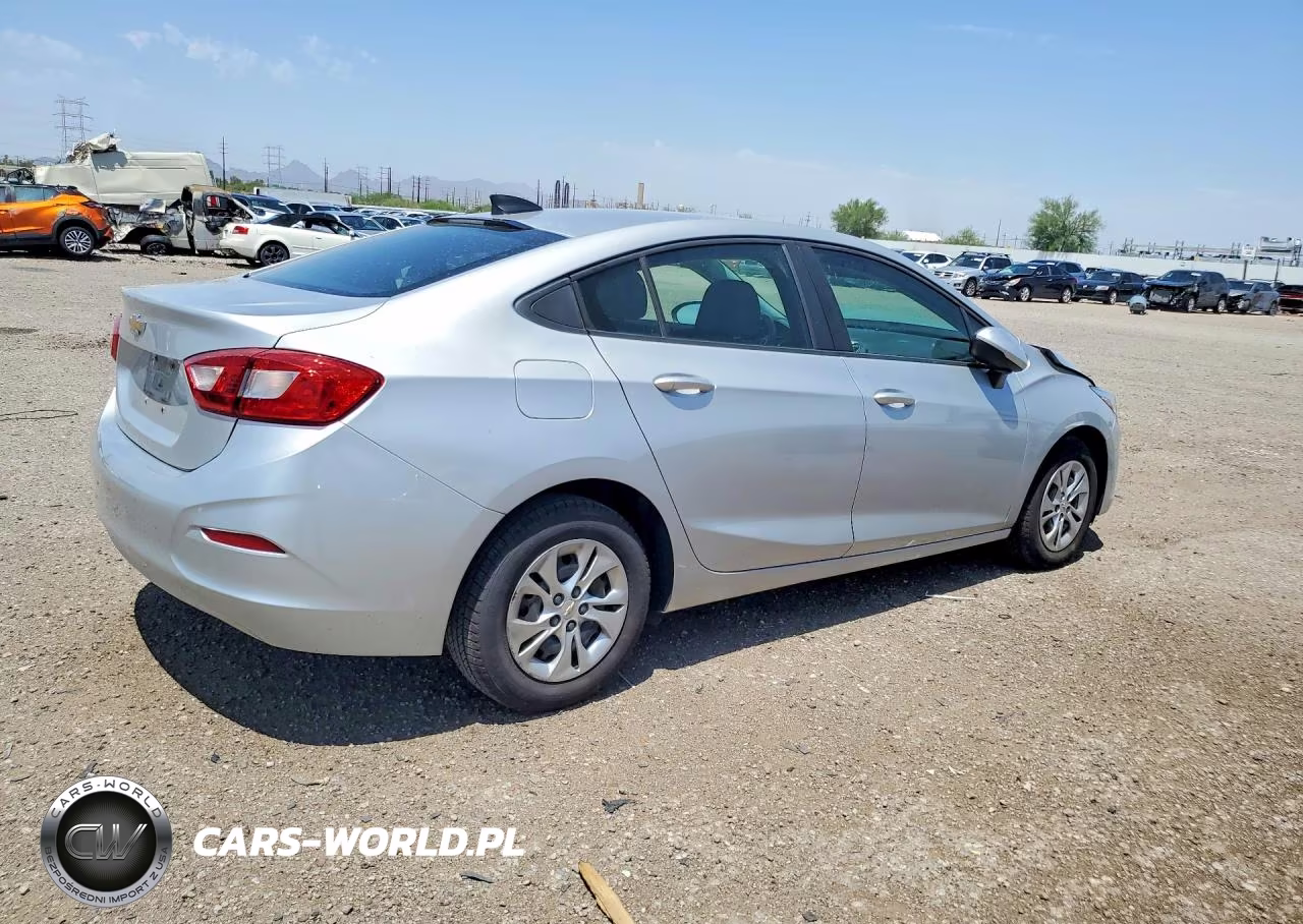 2019 Chevrolet Cruze Ls VIN:1G1BC5SM8K7148557 - 3