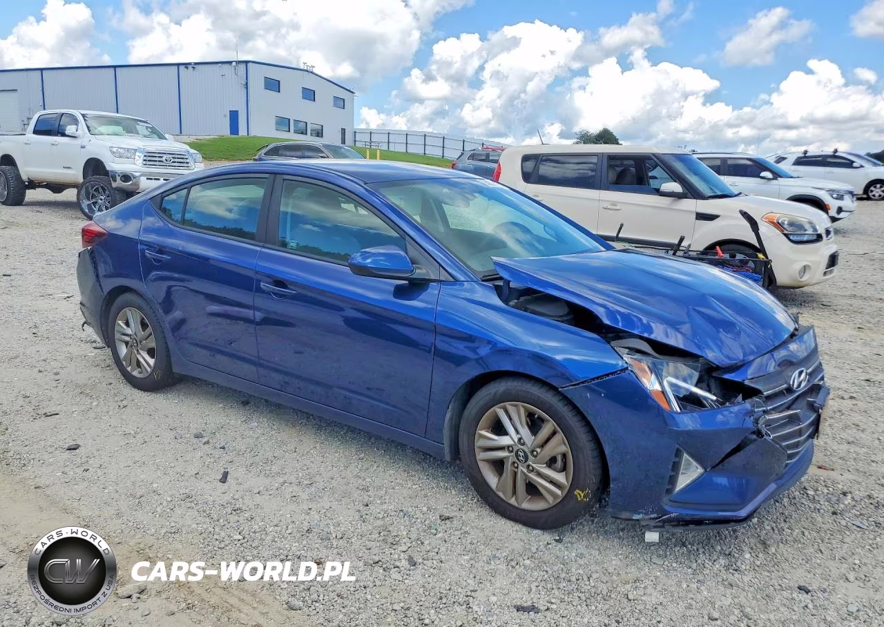 2019 Hyundai Elantra Sel VIN:5NPD84LF3KH449745 - 4