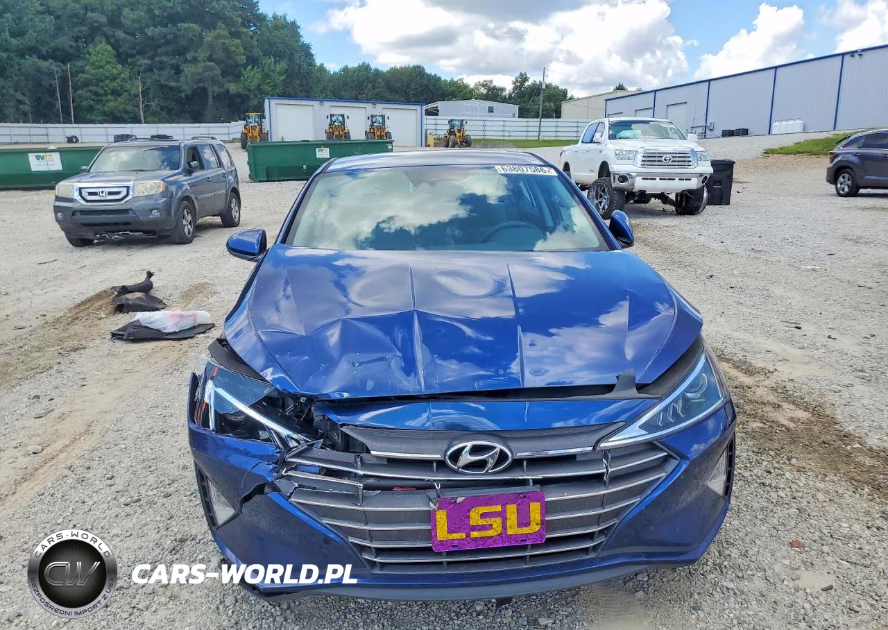 2019 Hyundai Elantra Sel VIN:5NPD84LF3KH449745 - 5
