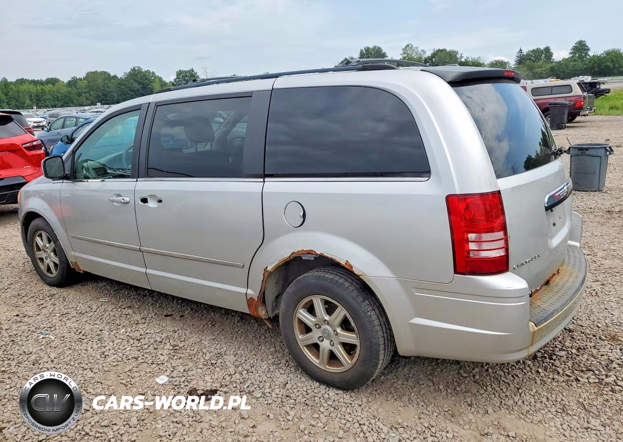 2010 Chrysler Town & Country Touring VIN:2A4RR5D17AR103902 - 2