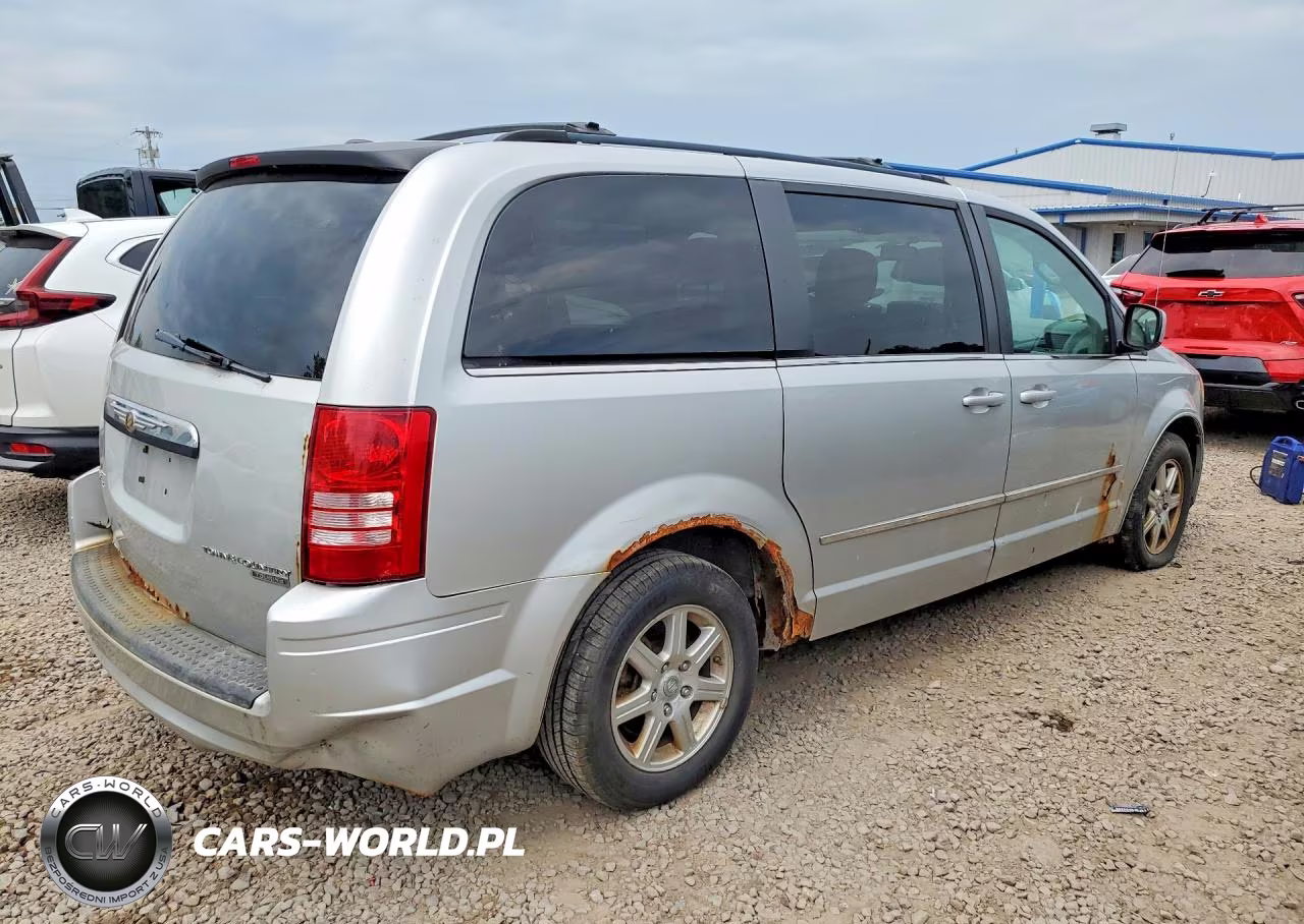 2010 Chrysler Town & Country Touring VIN:2A4RR5D17AR103902 - 3