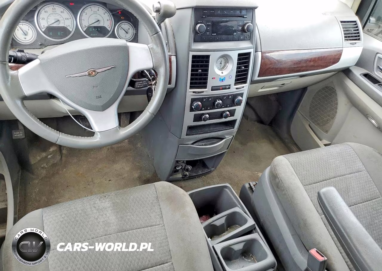 2010 Chrysler Town & Country Touring VIN:2A4RR5D17AR103902 - 8