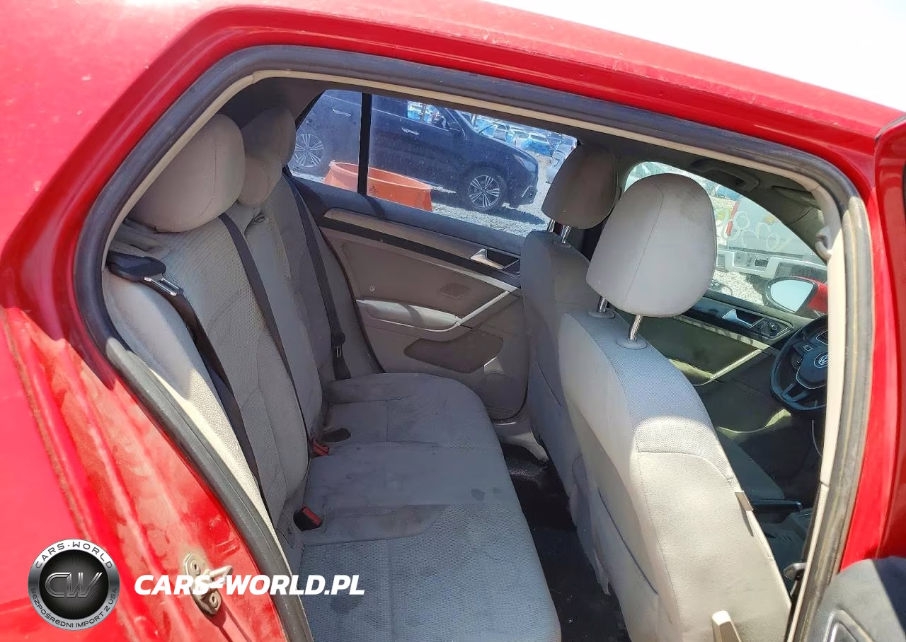 2018 Volkswagen Golf S VIN:3VWG17AU0JM259959 - 10
