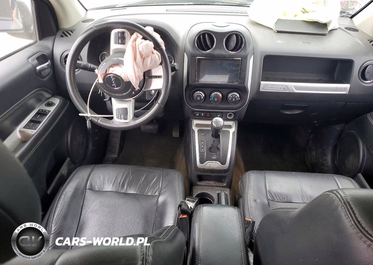 2016 Jeep Compass Latitude VIN:1C4NJDEB7GD709547 - 8