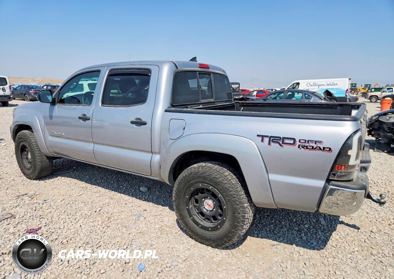 2015 Toyota Tacoma V6 VIN:3TMLU4EN4FM182949 - 2