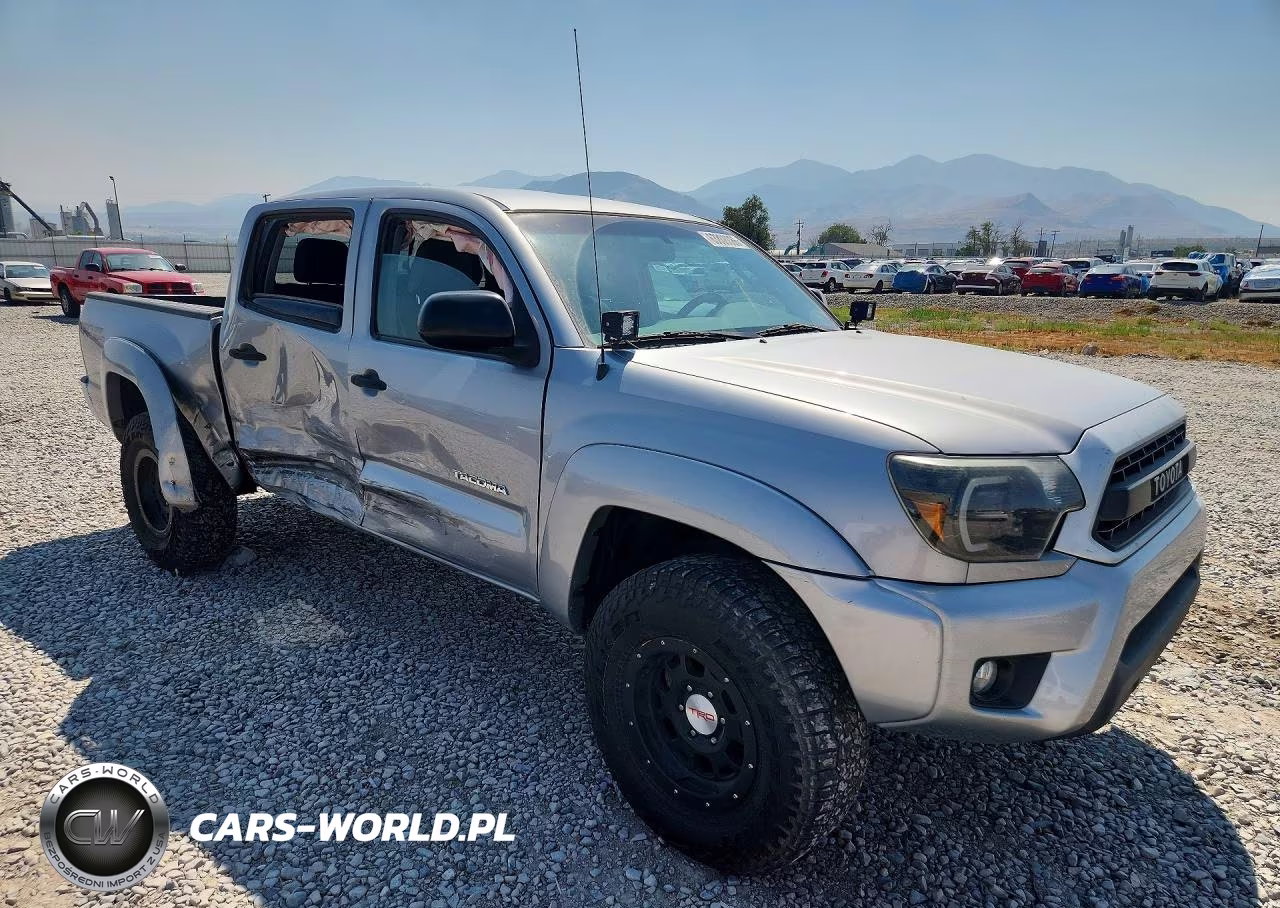 2015 Toyota Tacoma V6 VIN:3TMLU4EN4FM182949 - 4