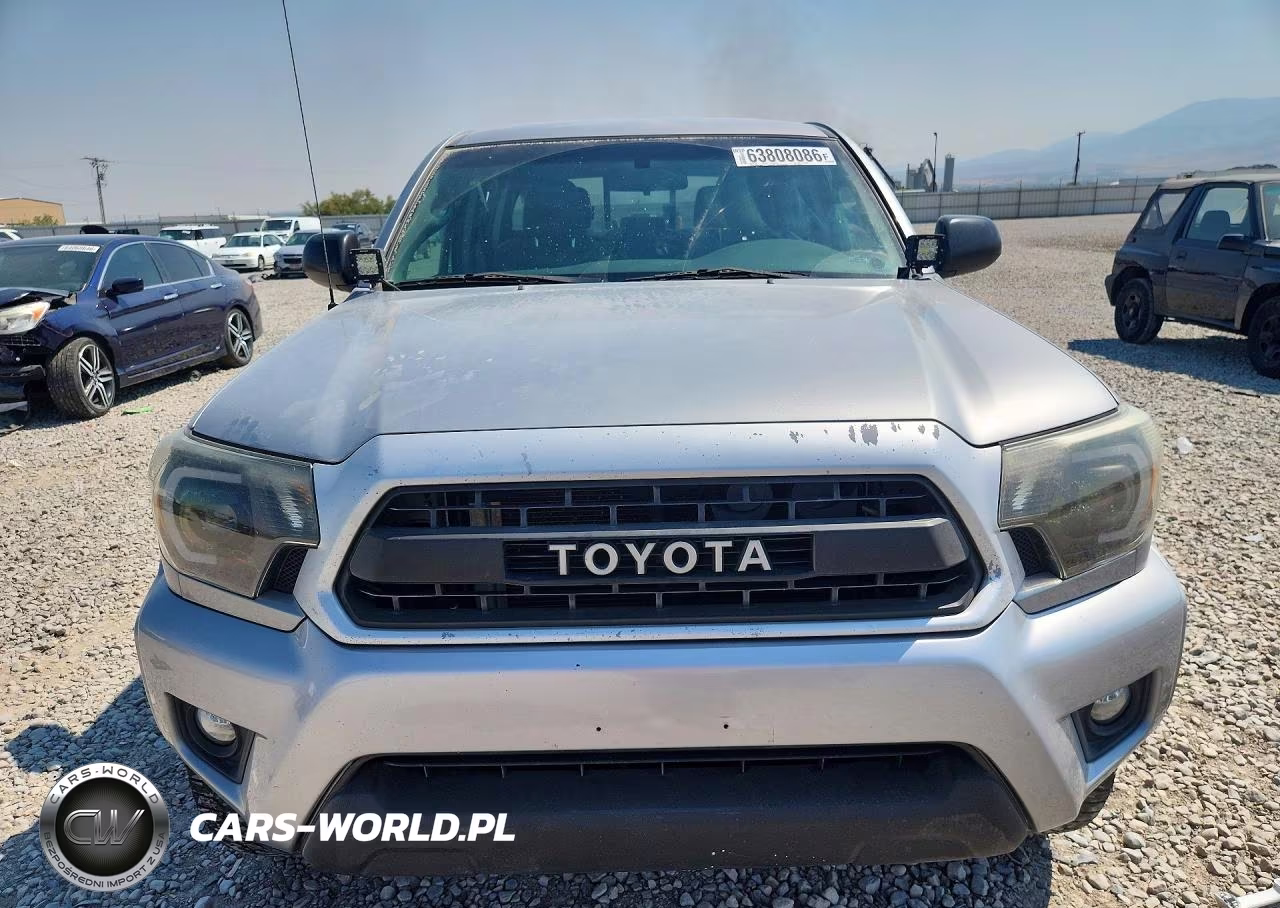 2015 Toyota Tacoma V6 VIN:3TMLU4EN4FM182949 - 5