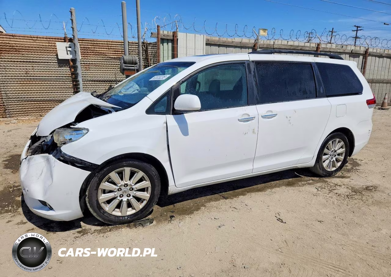 2014 Toyota Sienna Xle 7-Passenger – zdjęcie 1 z 13