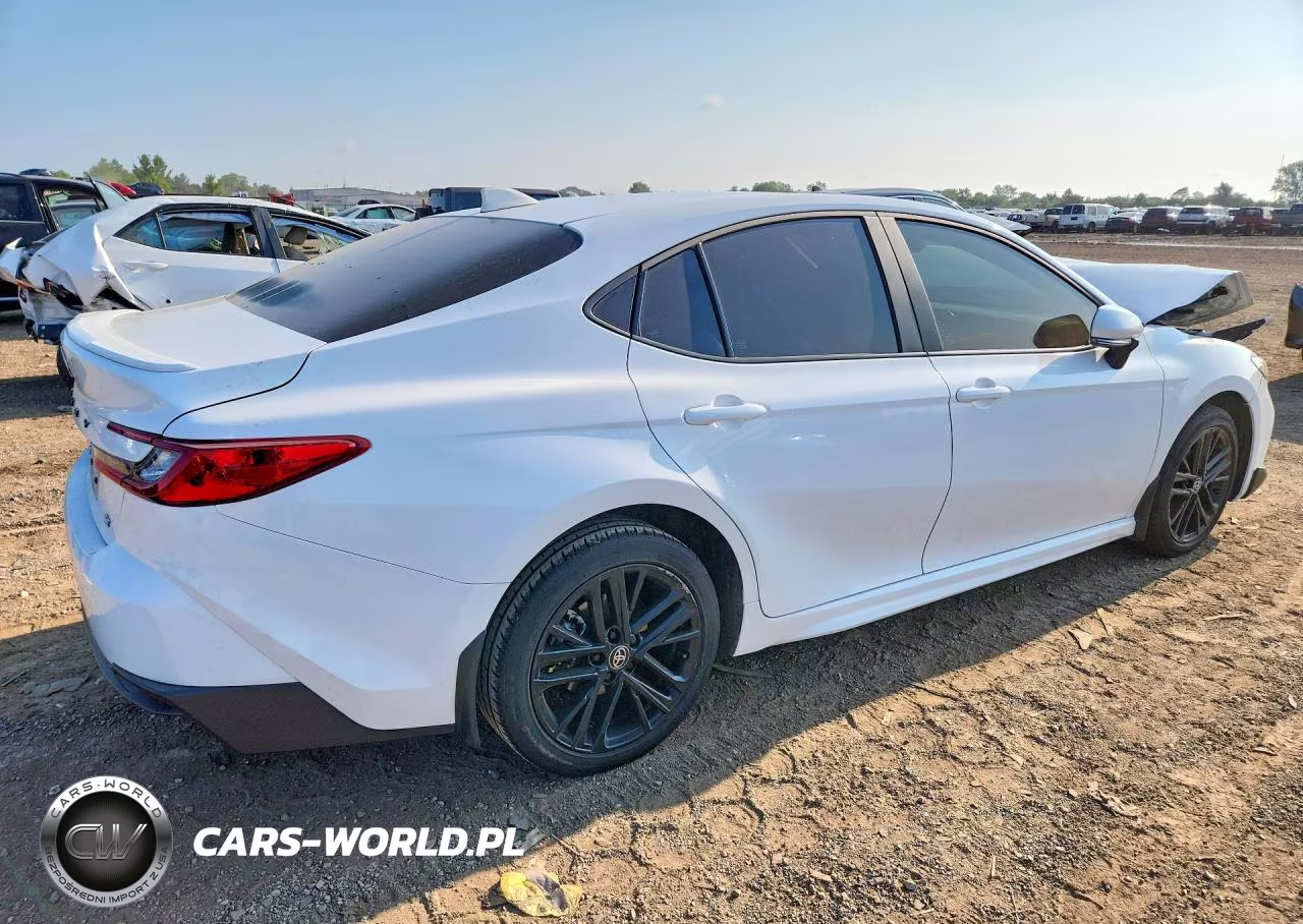 2026 Toyota Camry Se VIN:4T1DBADK2TU039209 - 3