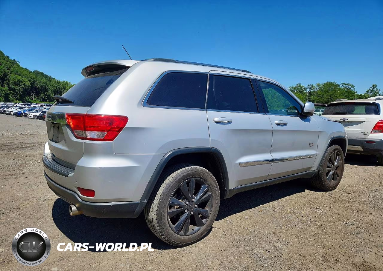2011 Jeep Grand Cherokee Laredo VIN:1J4RR4GG8BC684203 - 3