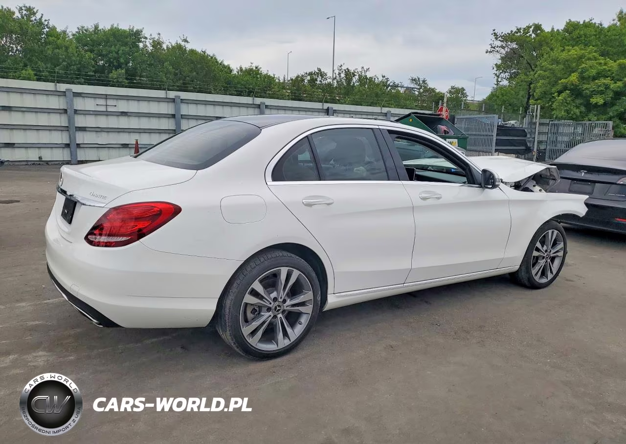 2018 Mercedes-Benz C 300 4Matic VIN:WDDWF4KB9JR323495 - 3