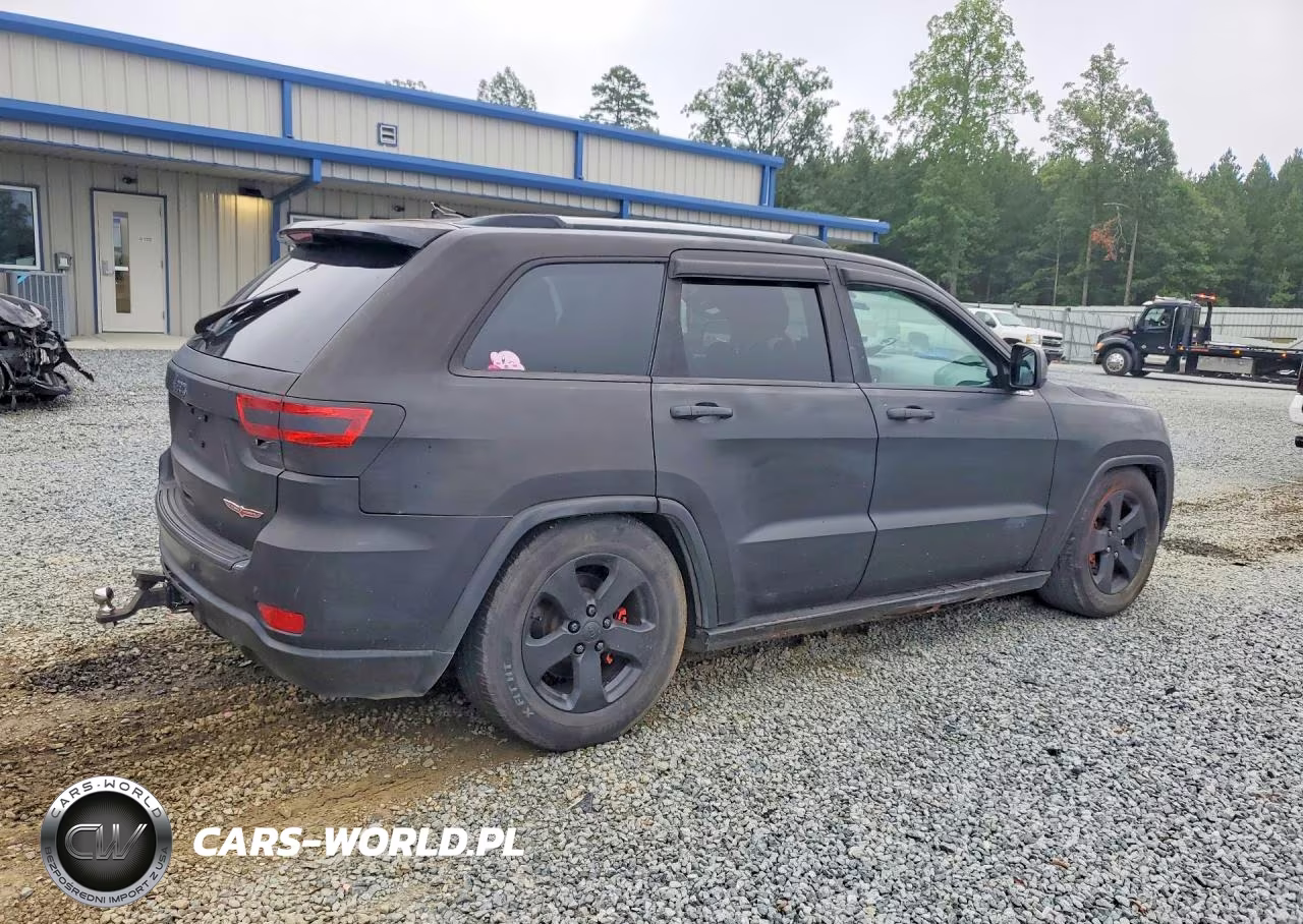 2013 Jeep Grand Cherokee Laredo VIN:1C4RJFAG1DC647904 - 3