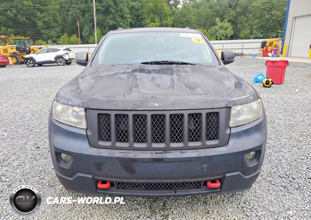 2013 Jeep Grand Cherokee Laredo VIN:1C4RJFAG1DC647904 - 5