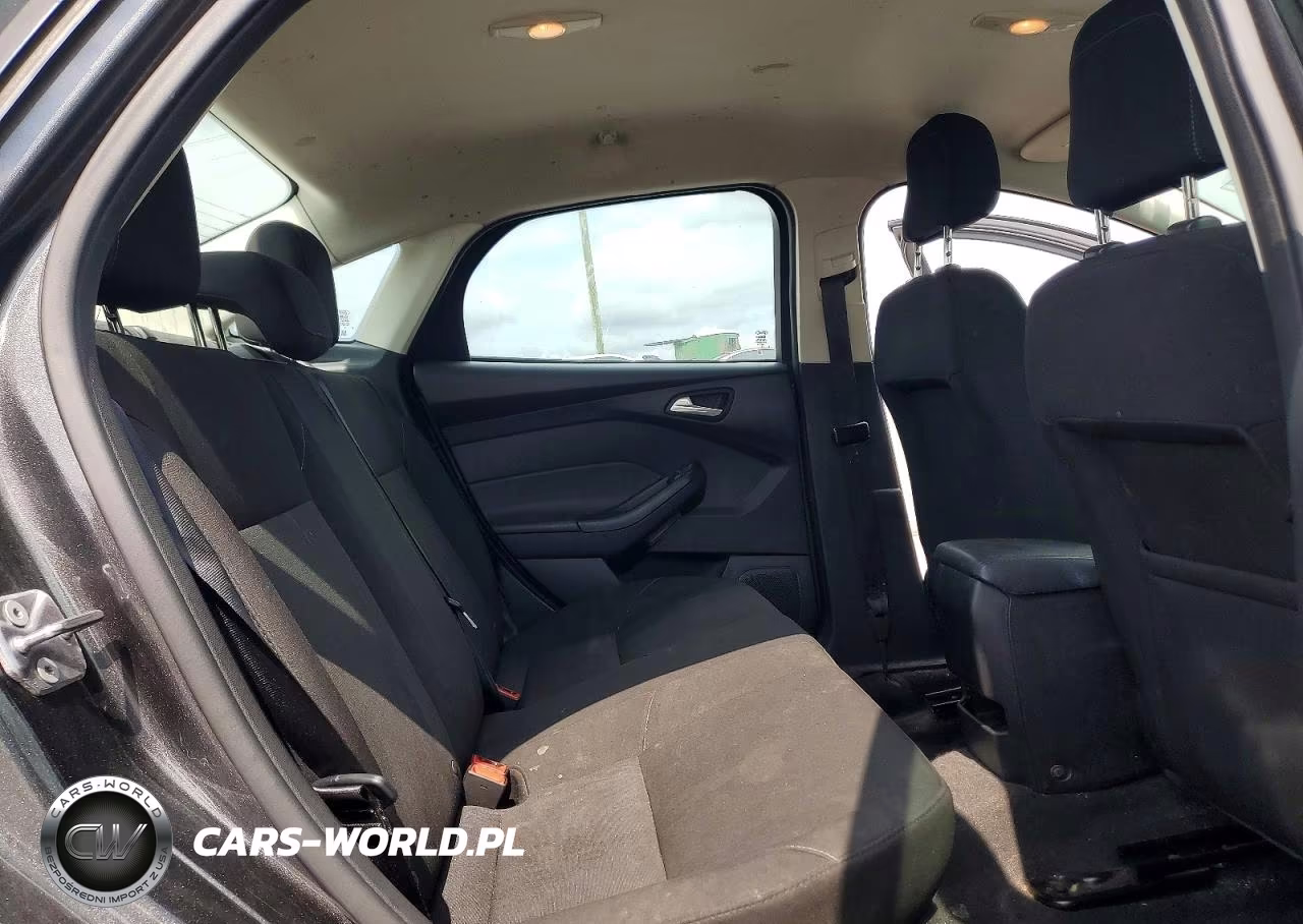 2018 Ford Focus Se VIN:1FADP3FE3JL307881 - 10