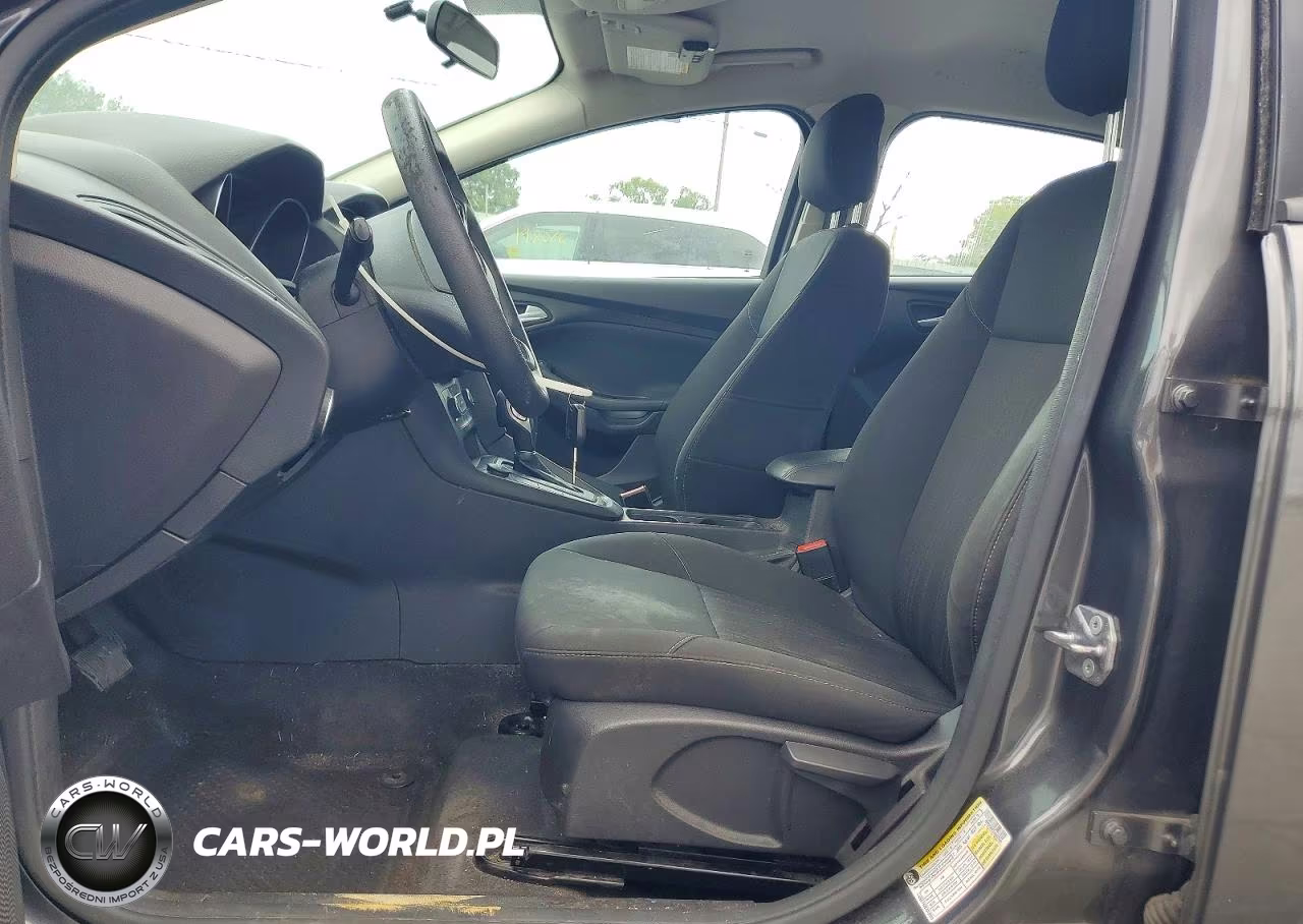 2018 Ford Focus Se VIN:1FADP3FE3JL307881 - 7