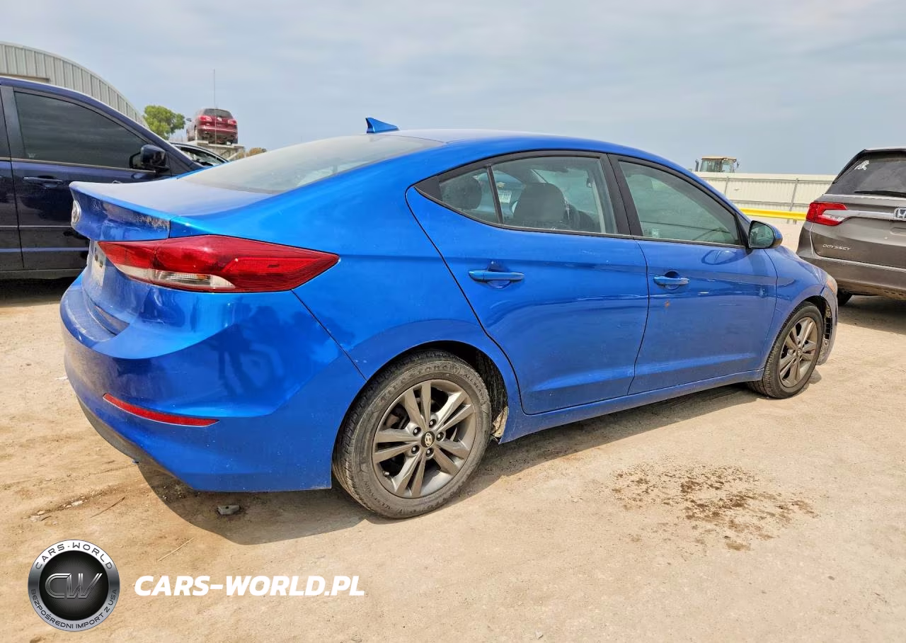 2018 Hyundai Elantra Sel VIN:5NPD84LF0JH244530 - 3