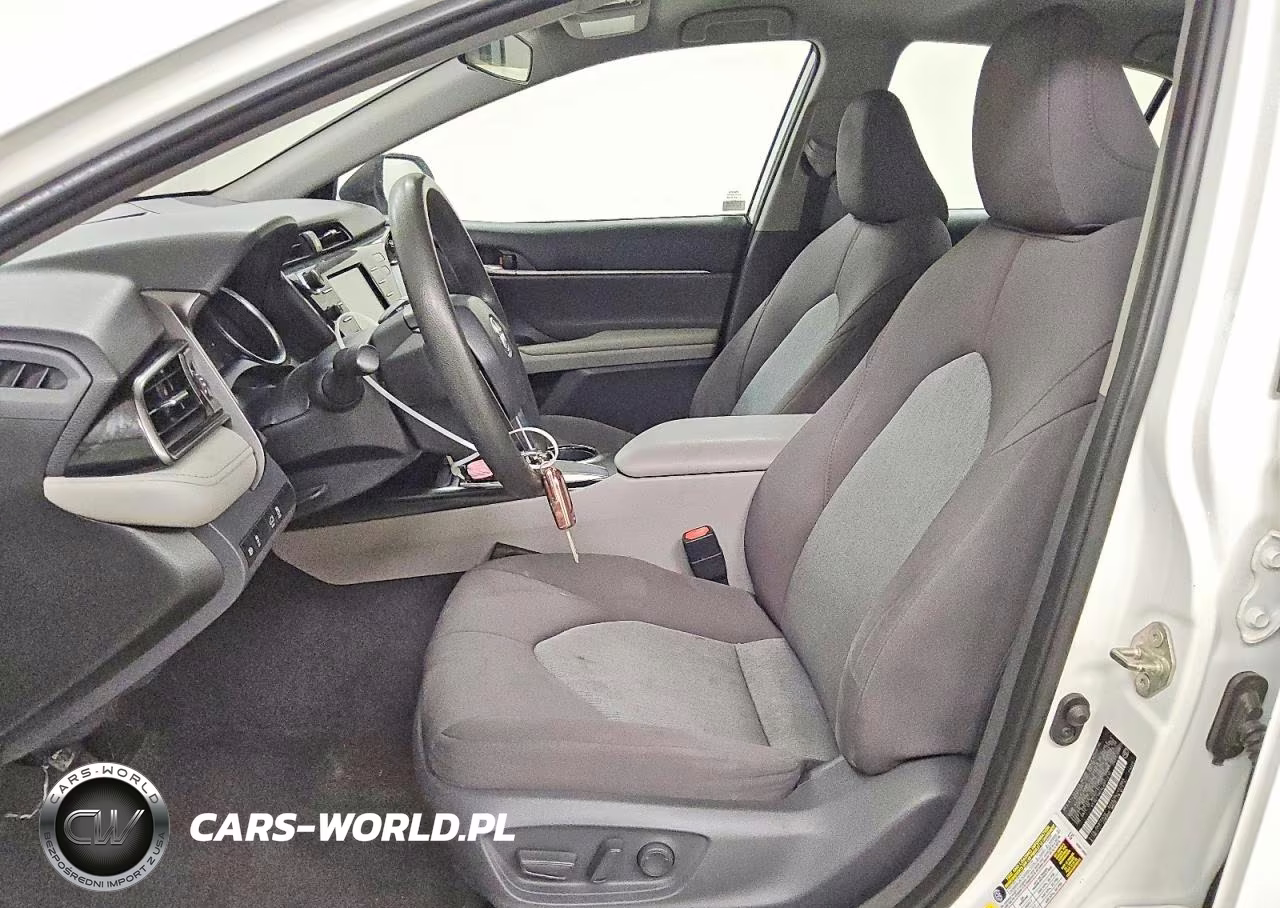 2020 Toyota Camry Le VIN:4T1C11AK4LU873212 - 7