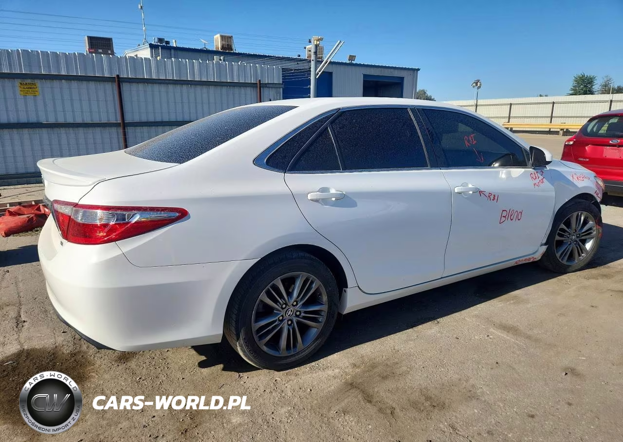 2017 Toyota Camry Se VIN:4T1BF1FKXHU664456 - 3