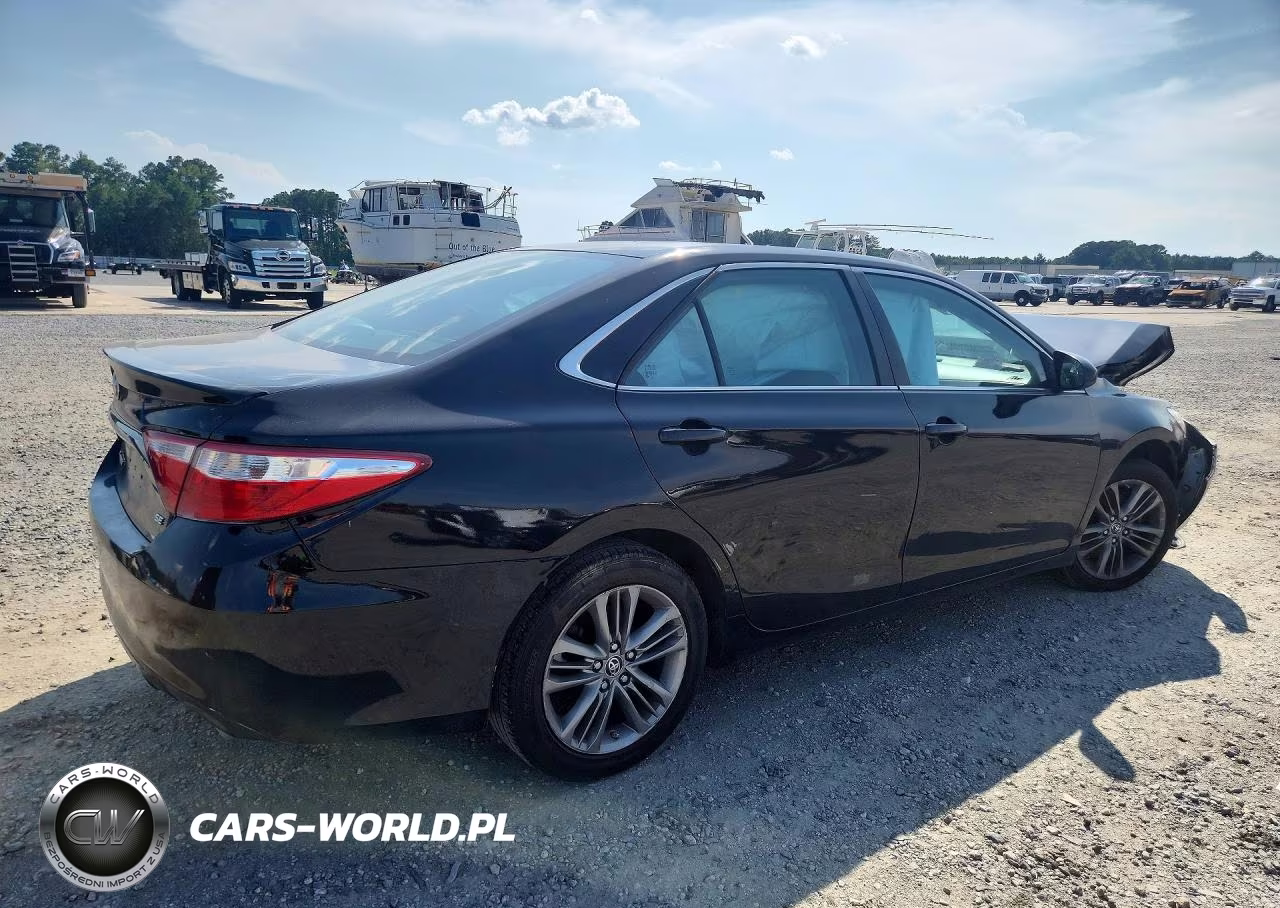 2016 Toyota Camry Se VIN:4T1BF1FK3GU135154 - 3