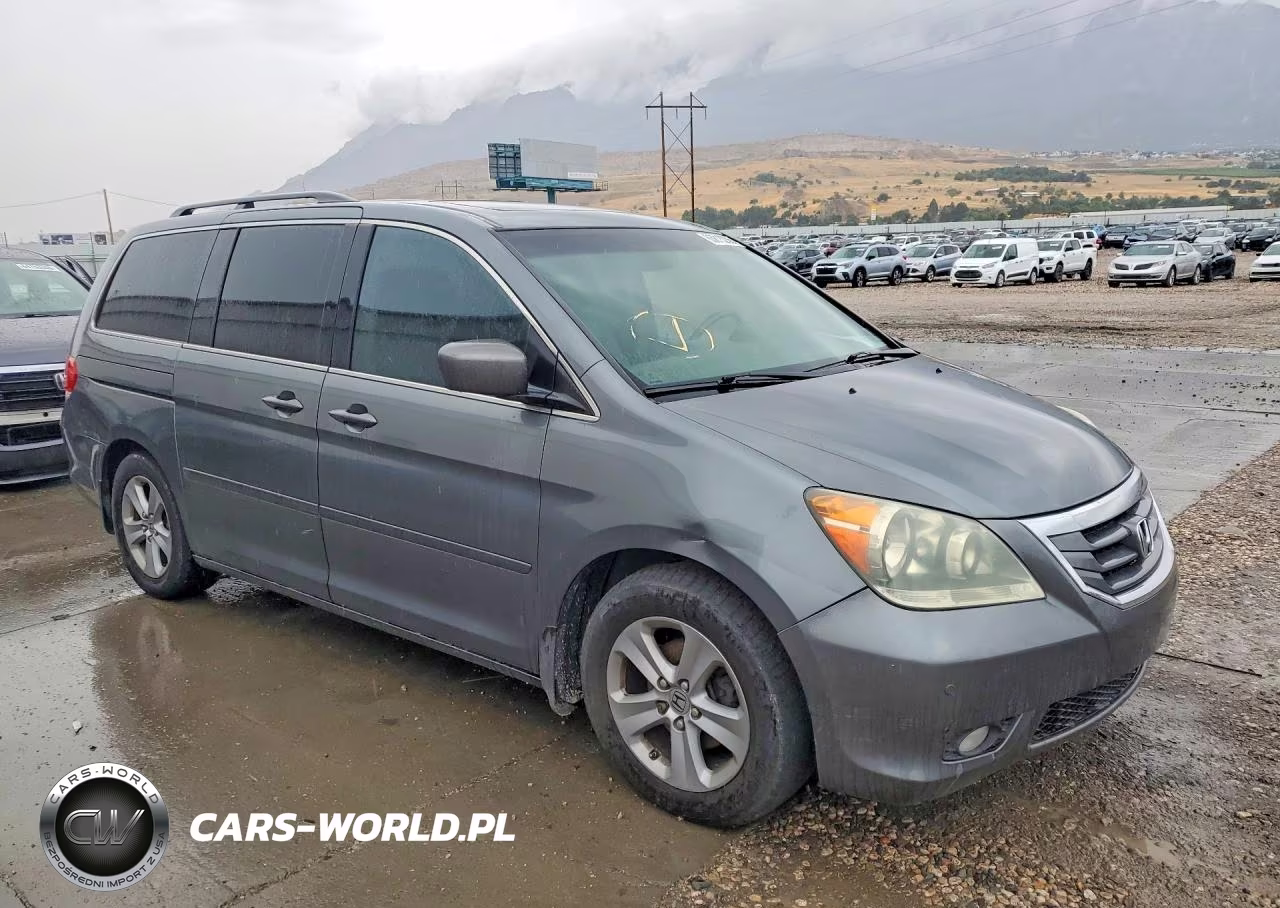 2010 Honda Odyssey Touring VIN:5FNRL3H95AB018905 - 4