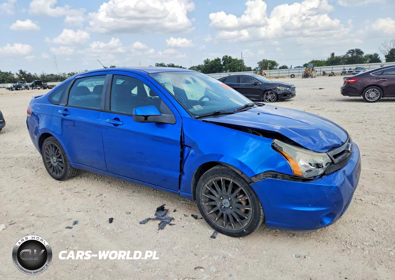 2010 Ford Focus Ses VIN:1FAHP3GN0AW107586 - 4