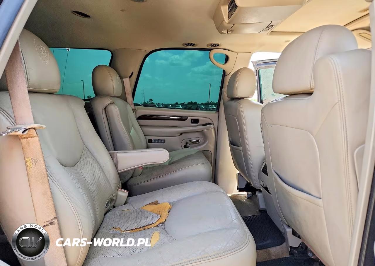 2005 Cadillac Escalade Luxury VIN:1GYEK63N05R145918 - 11